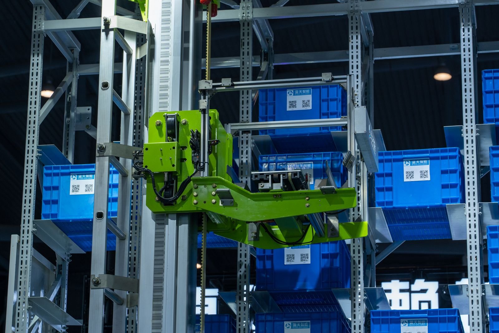 Modern warehouse and logistics operations